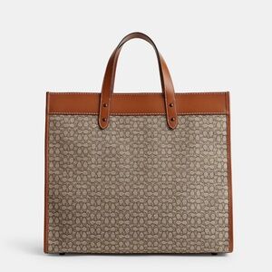 Field Tote Bag 40 In Micro Signature Jacquard